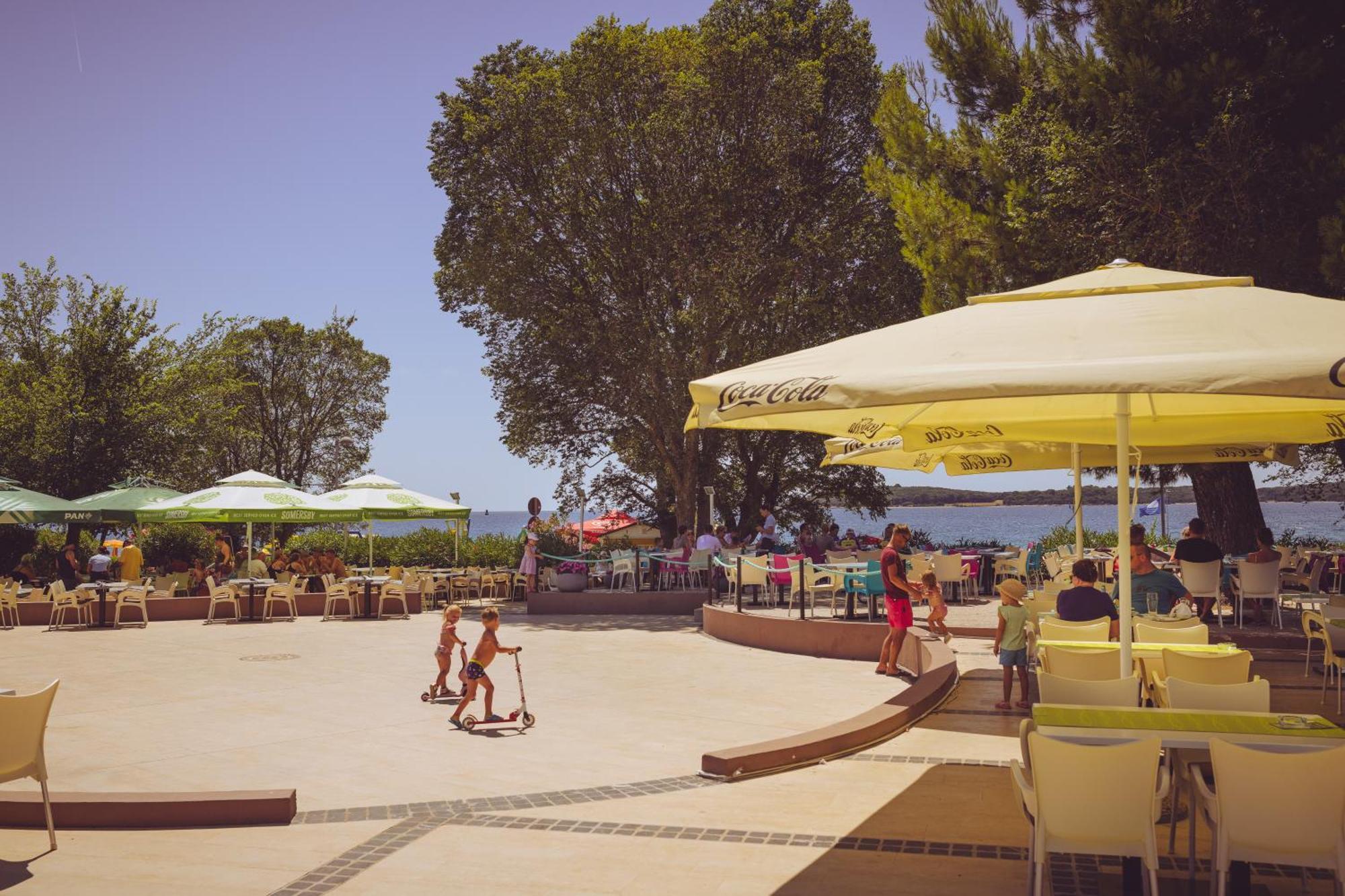 Camping Bi-Village - Roan Valbandon Exterior foto