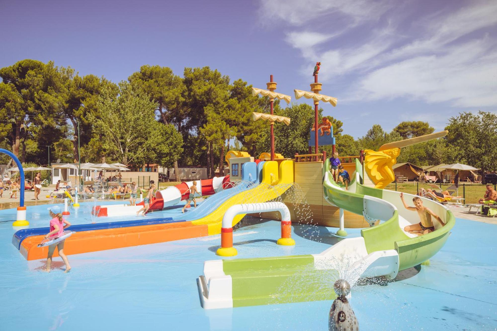 Camping Bi-Village - Roan Valbandon Exterior foto